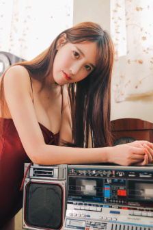 我一眼就看穿你不是人
