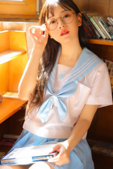 魔法阵召唤来的少女