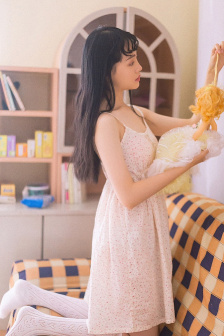 穿进女尊文里当替身