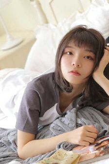 阴影中的他